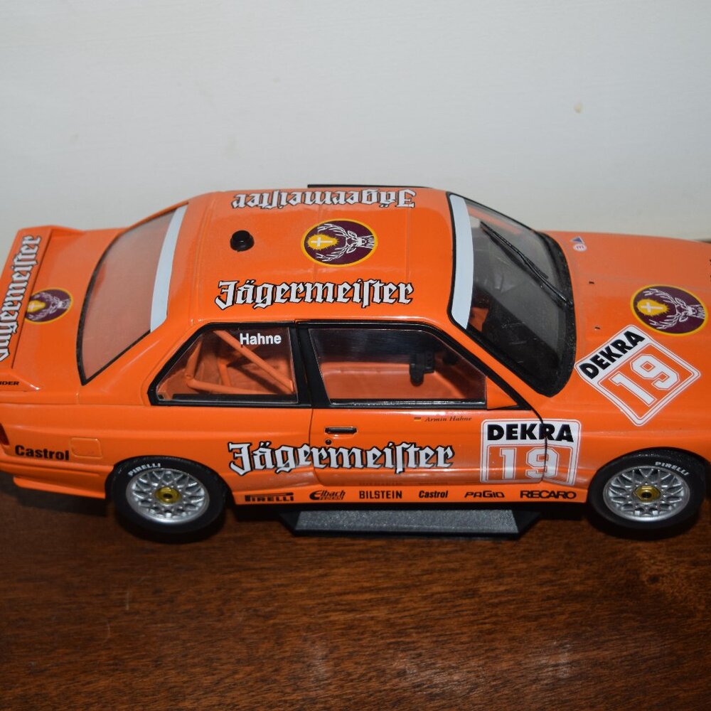 SOLIDO 1:18 BMW M3 E30 DTM 1992 JAGERMEISTER #19 HAHNE Racing Car Model + Box - Picture 5 of 8